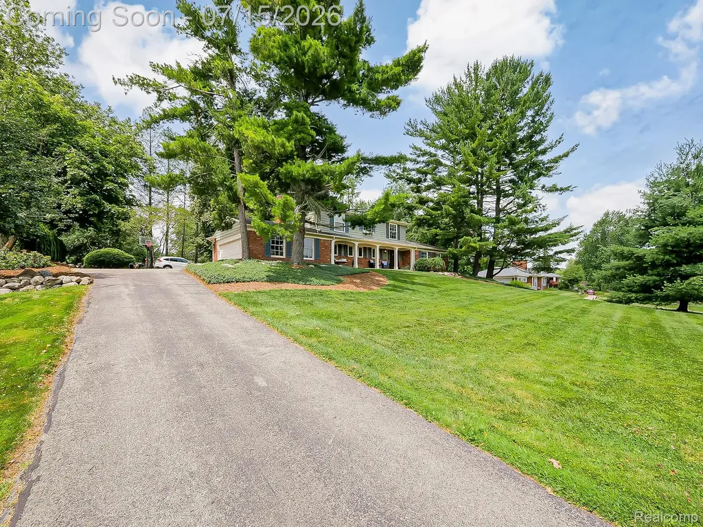 6730 Meadowlake Road Bloomfield Hills City MI 48301