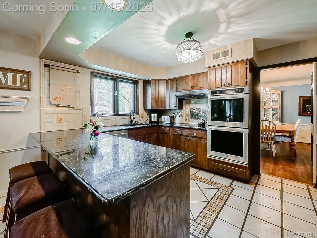 6730 Meadowlake Road Bloomfield Hills City MI 48301