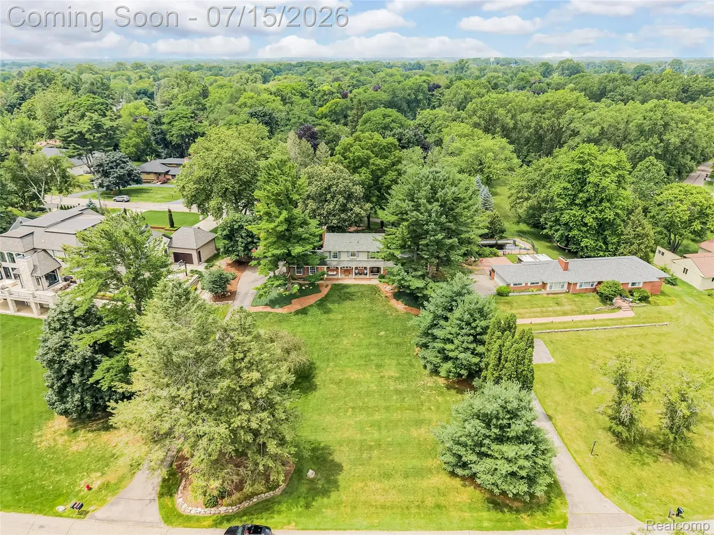 6730 Meadowlake Road Bloomfield Hills City MI 48301