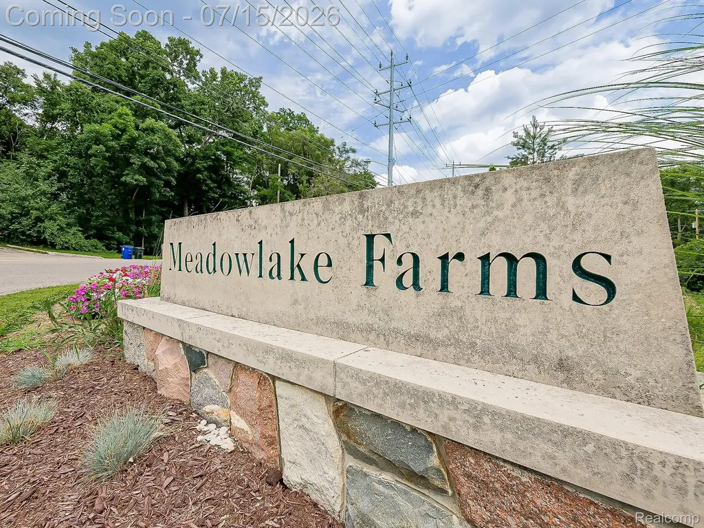 6730 Meadowlake Road Bloomfield Hills City MI 48301