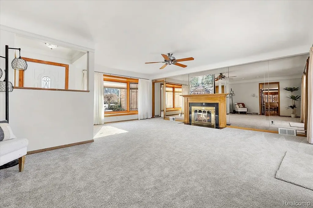 25651 S River Road Harrison Charter Township MI 48045