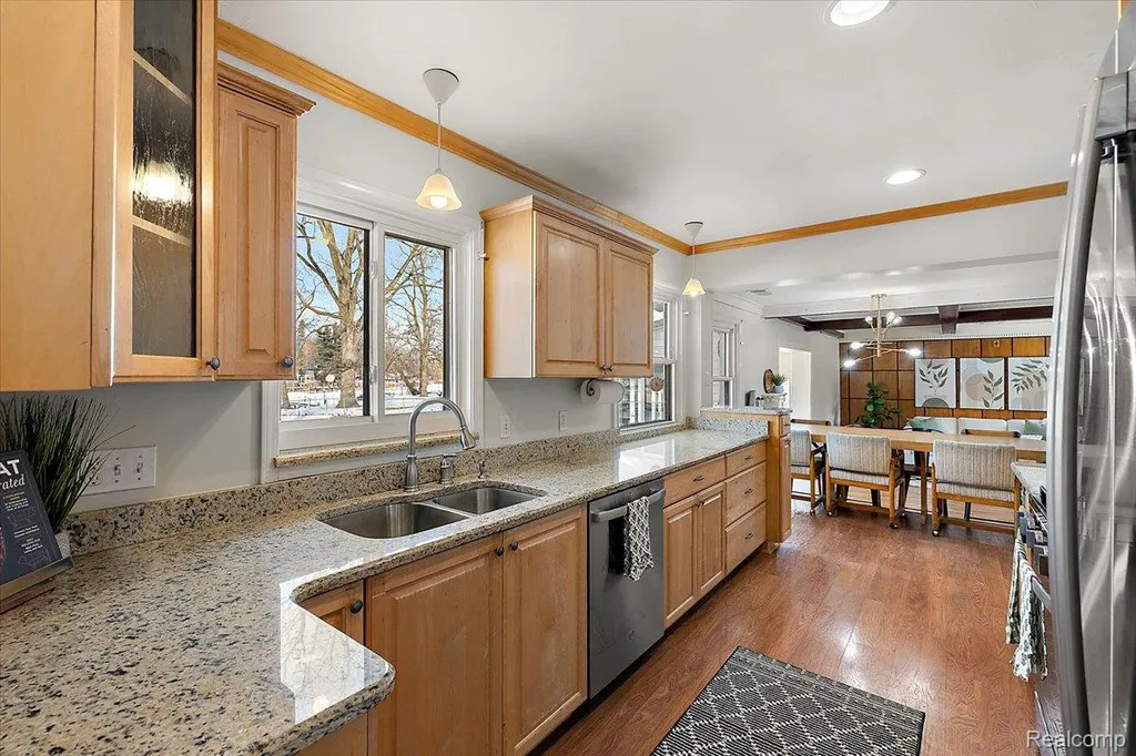 25651 S River Road Harrison Charter Township MI 48045