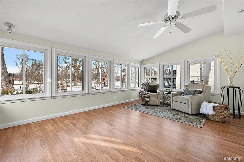 25651 S River Road Harrison Charter Township MI 48045