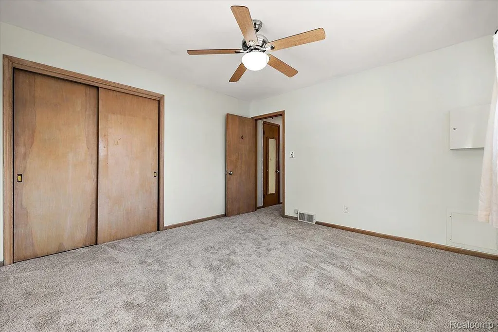 25651 S River Road Harrison Charter Township MI 48045