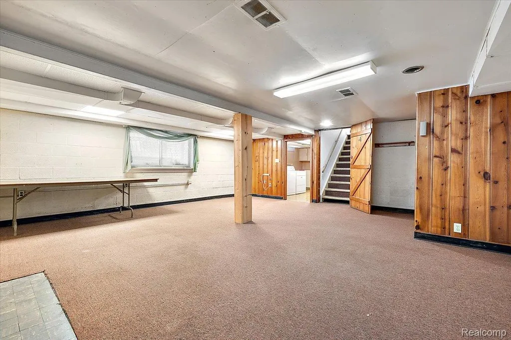 25651 S River Road Harrison Charter Township MI 48045