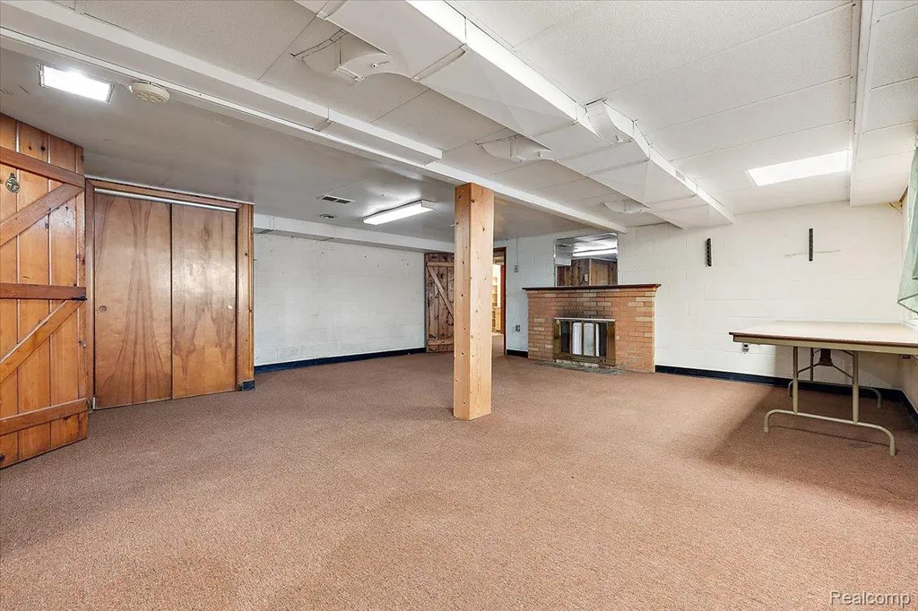 25651 S River Road Harrison Charter Township MI 48045