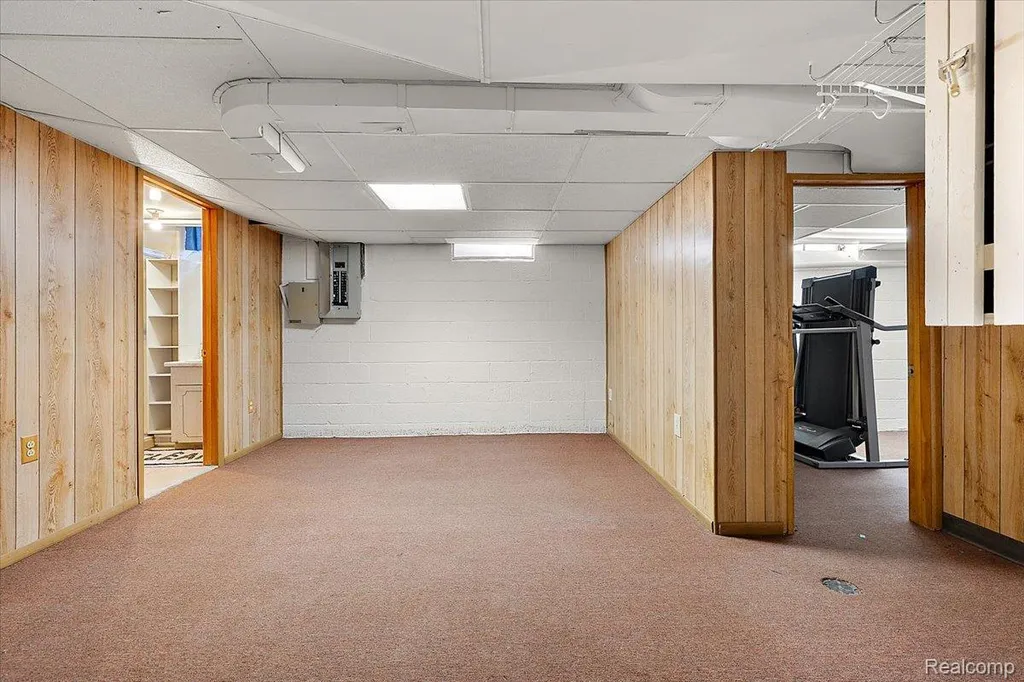 25651 S River Road Harrison Charter Township MI 48045