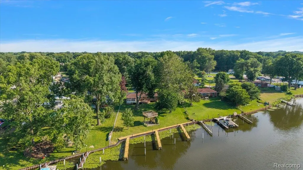 25651 S River Road Harrison Charter Township MI 48045