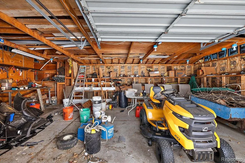 25651 S River Road Harrison Charter Township MI 48045