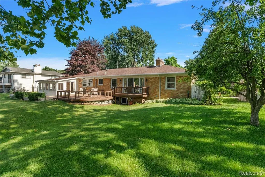 25651 S River Road Harrison Charter Township MI 48045