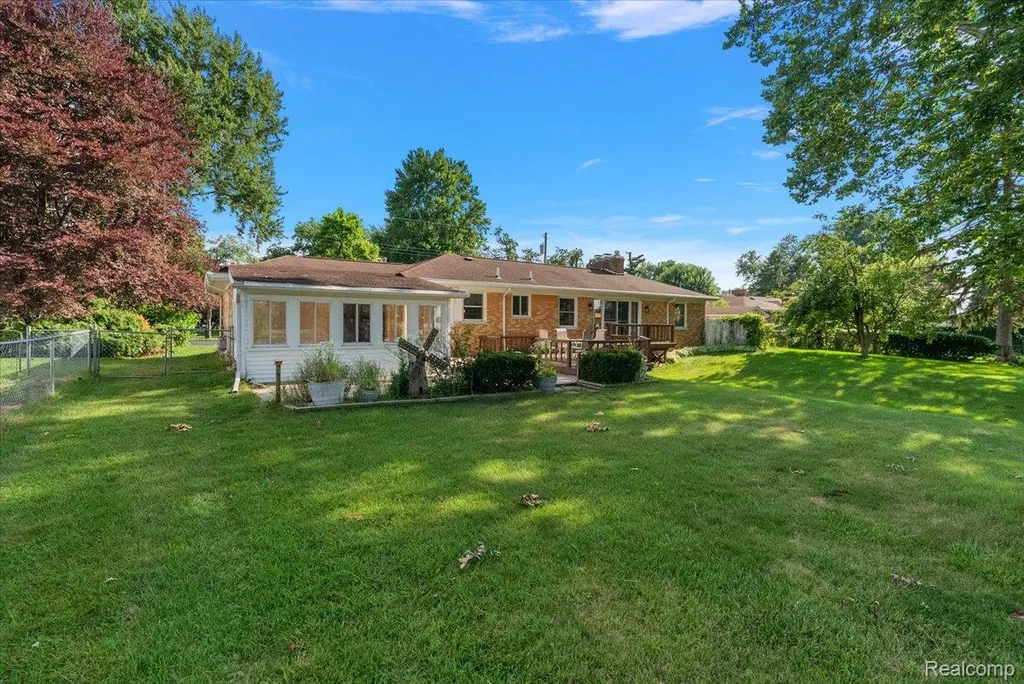 25651 S River Road Harrison Charter Township MI 48045