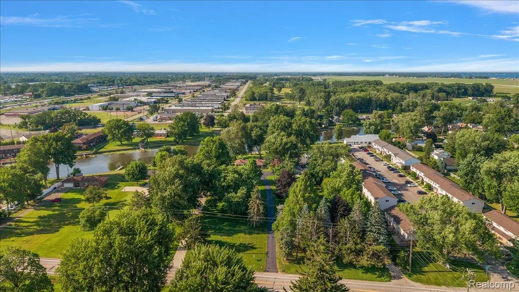 25651 S River Road Harrison Charter Township MI 48045
