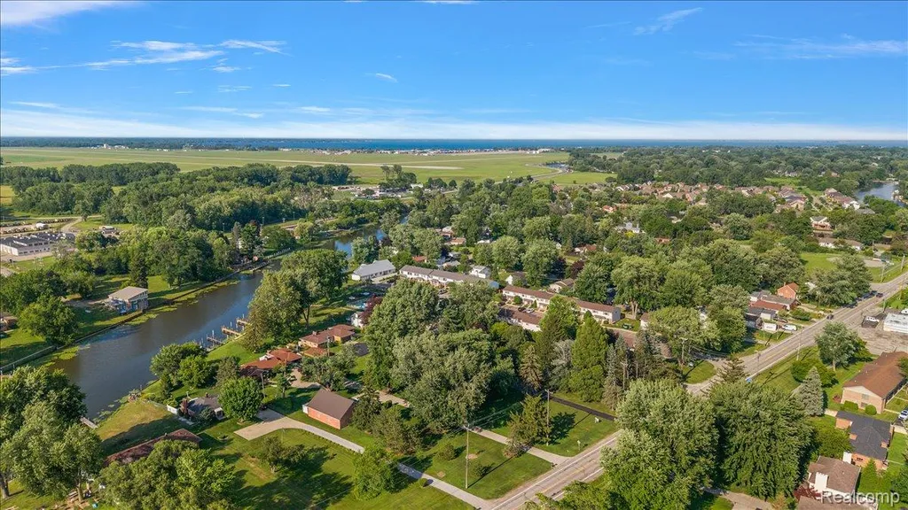25651 S River Road Harrison Charter Township MI 48045