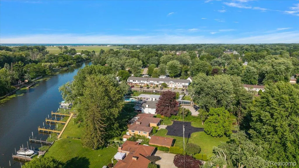 25651 S River Road Harrison Charter Township MI 48045
