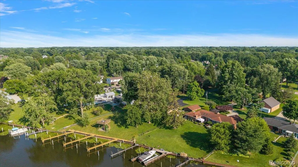 25651 S River Road Harrison Charter Township MI 48045