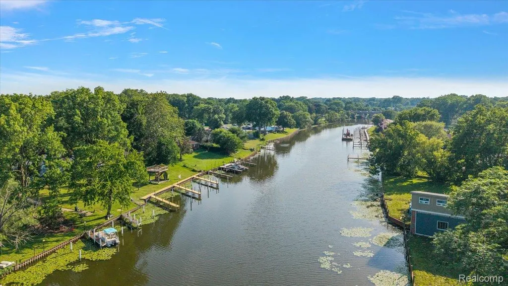 25651 S River Road Harrison Charter Township MI 48045