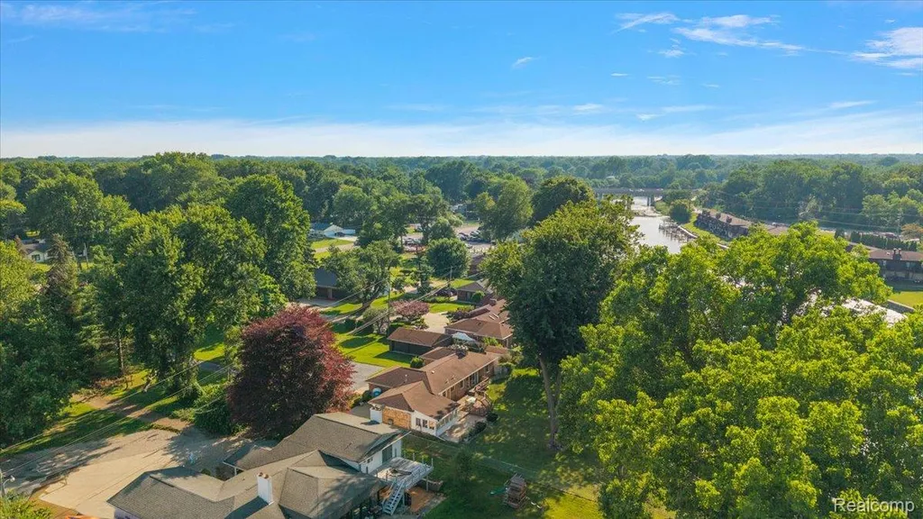 25651 S River Road Harrison Charter Township MI 48045