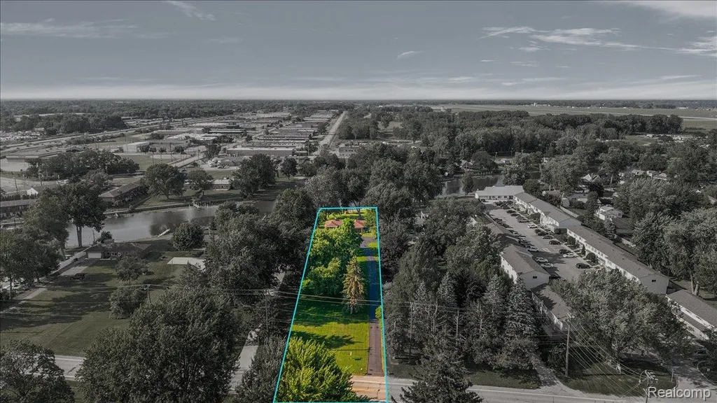 25651 S River Road Harrison Charter Township MI 48045
