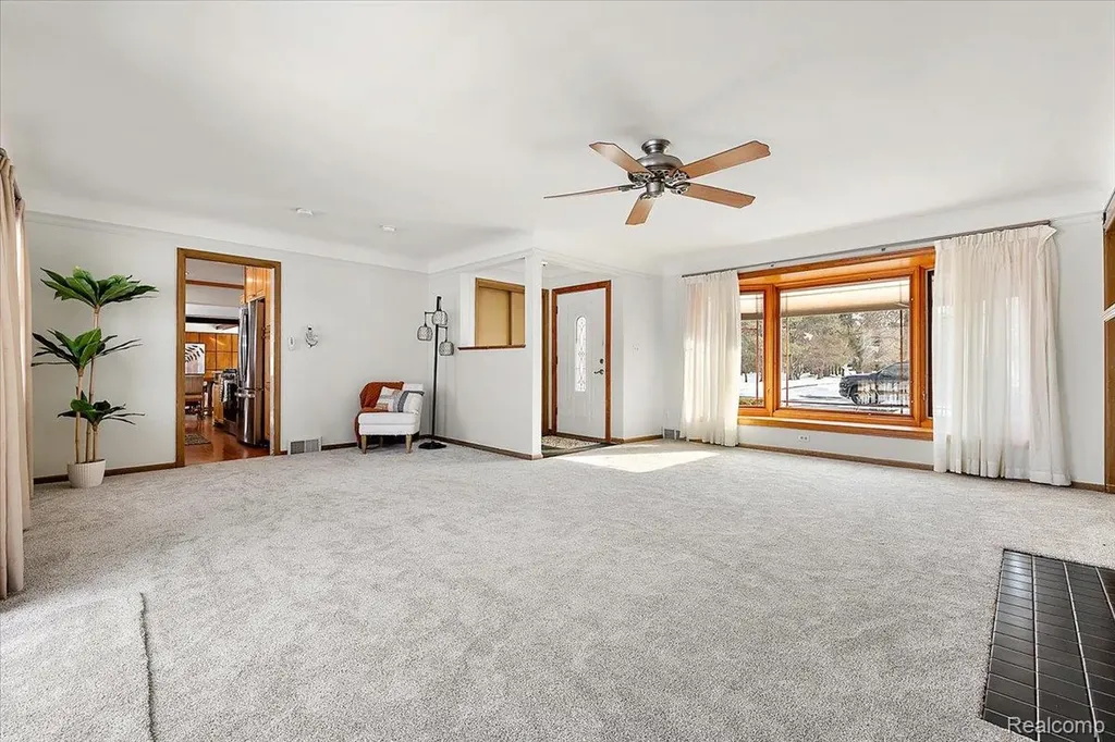 25651 S River Road Harrison Charter Township MI 48045