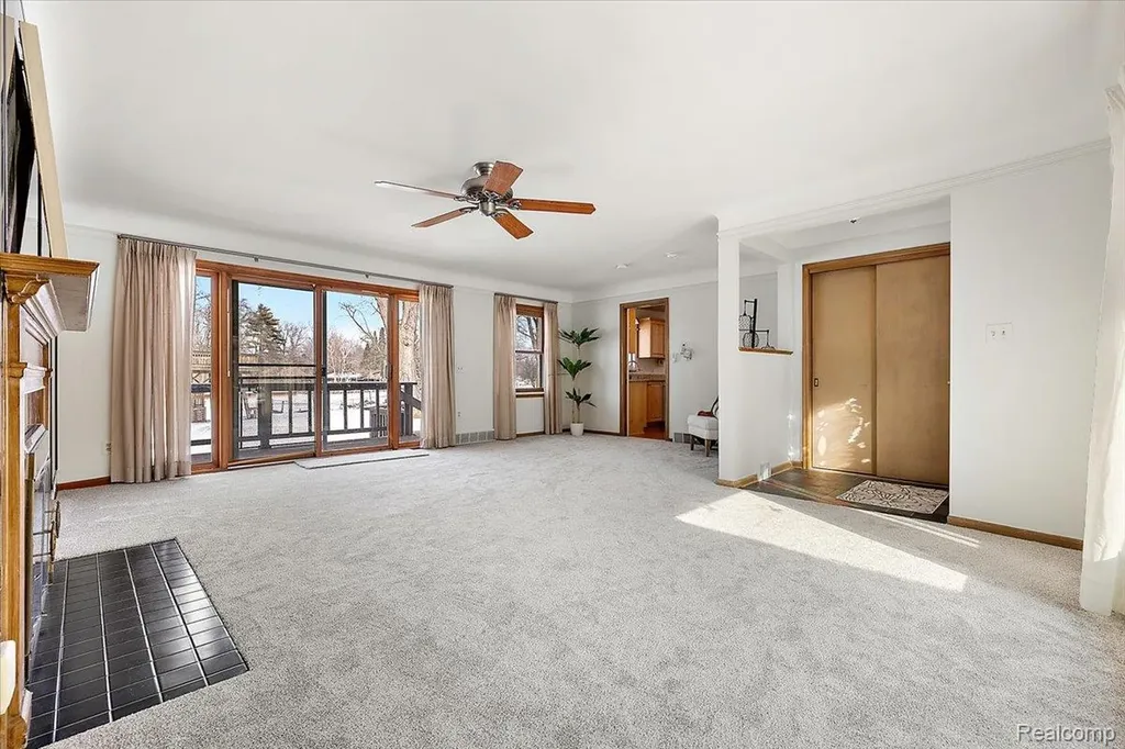25651 S River Road Harrison Charter Township MI 48045