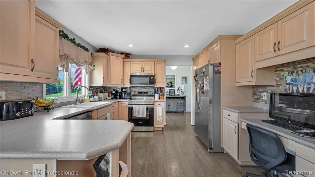 5554 Sandy Lane Oregon Township MI 48421