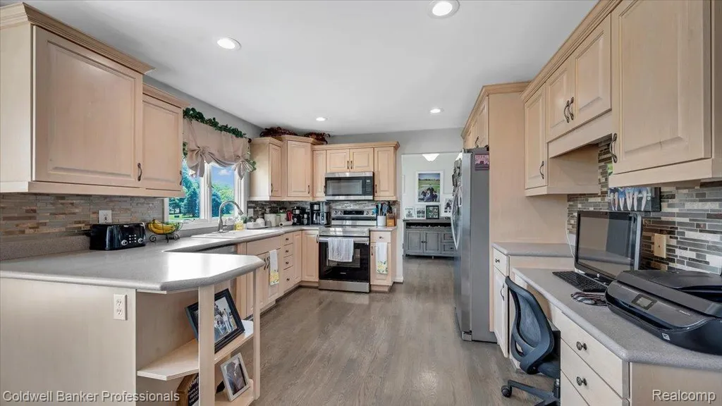 5554 Sandy Lane Oregon Township MI 48421