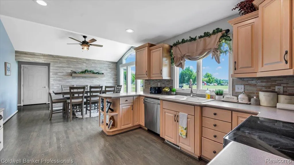5554 Sandy Lane Oregon Township MI 48421