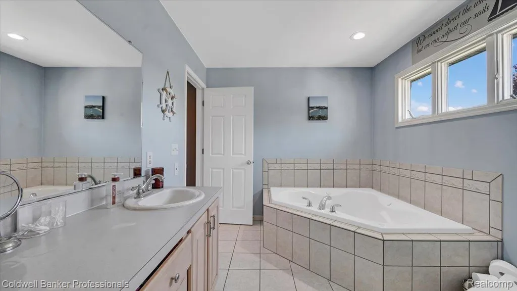 5554 Sandy Lane Oregon Township MI 48421