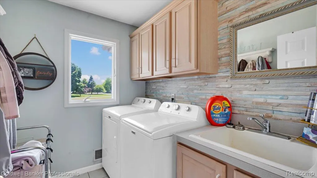 5554 Sandy Lane Oregon Township MI 48421