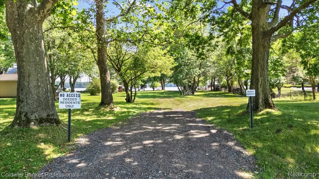 5554 Sandy Lane Oregon Township MI 48421