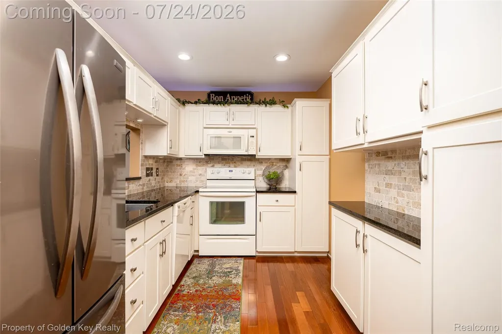17955 University Park Drive Livonia City MI 48152