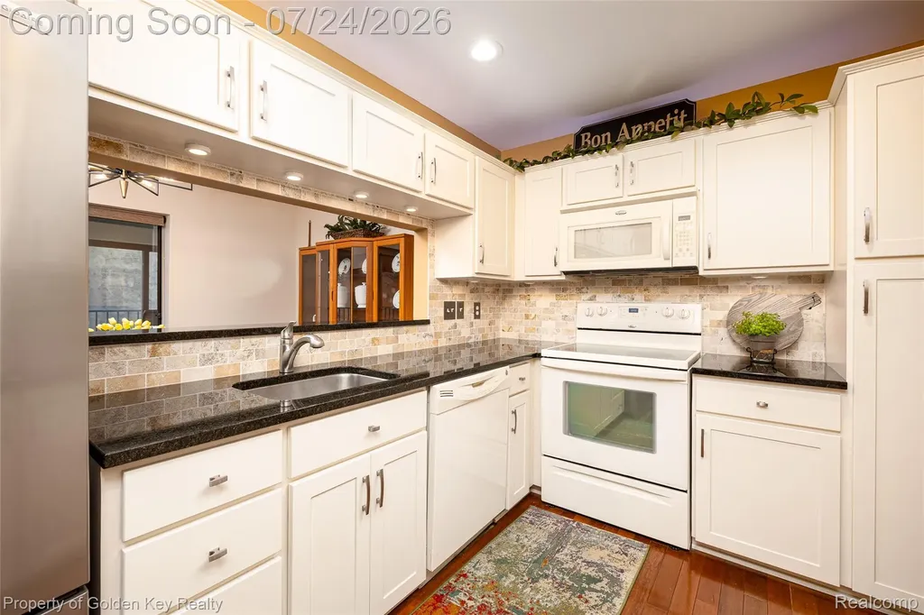 17955 University Park Drive Livonia City MI 48152
