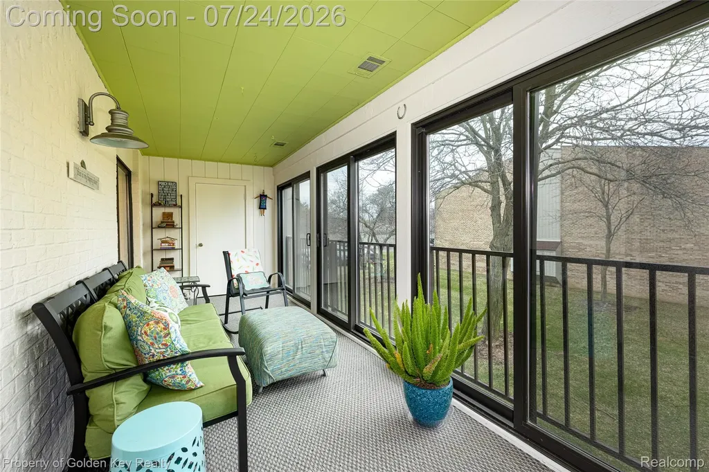 17955 University Park Drive Livonia City MI 48152