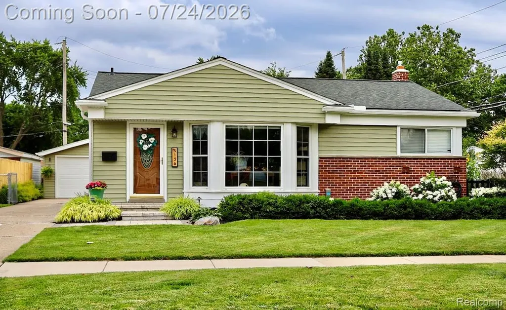 5136 Earl Drive Warren City MI 48092
