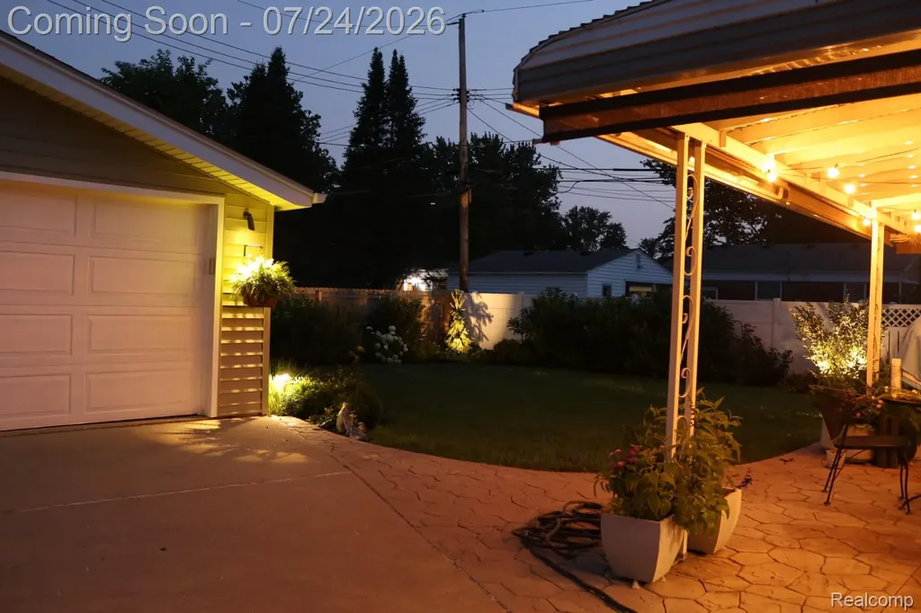 Warren City MI 48092