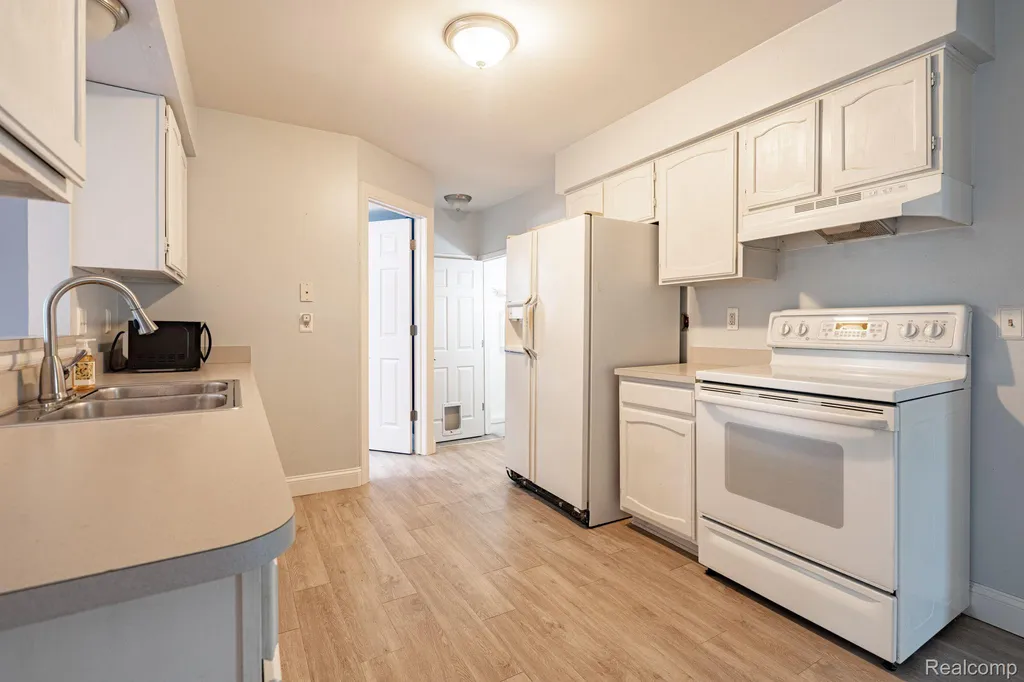 1642 Dancer Drive Rochester Hills City MI 48307