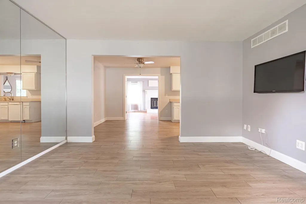 1642 Dancer Drive Rochester Hills City MI 48307