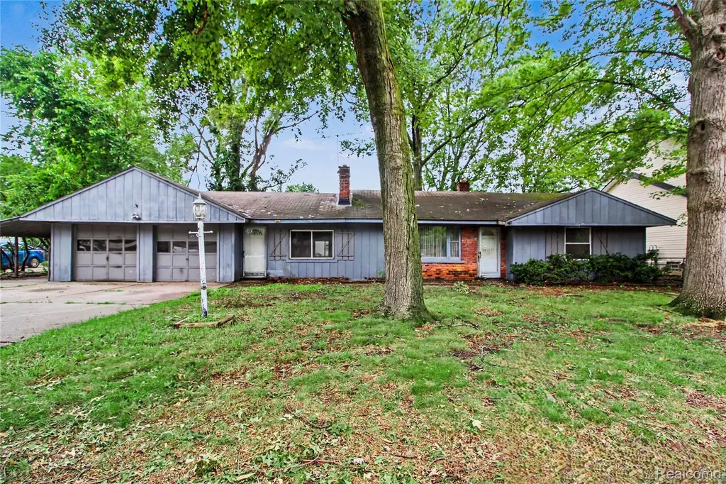 1809 N Walton Street Westland City MI 48185
