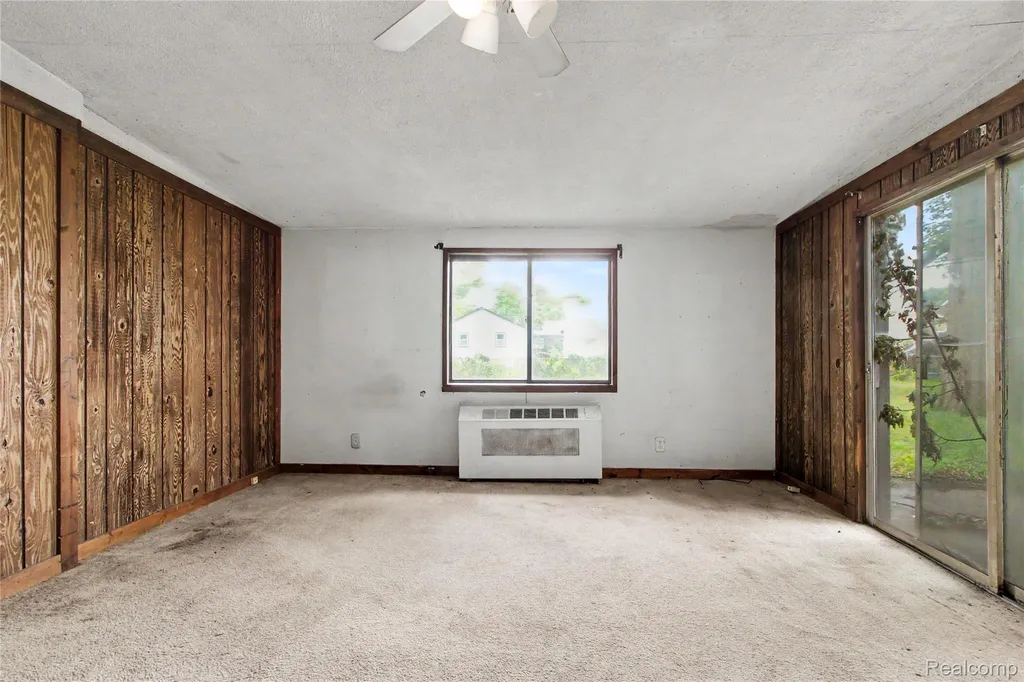 1809 N Walton Street Westland City MI 48185