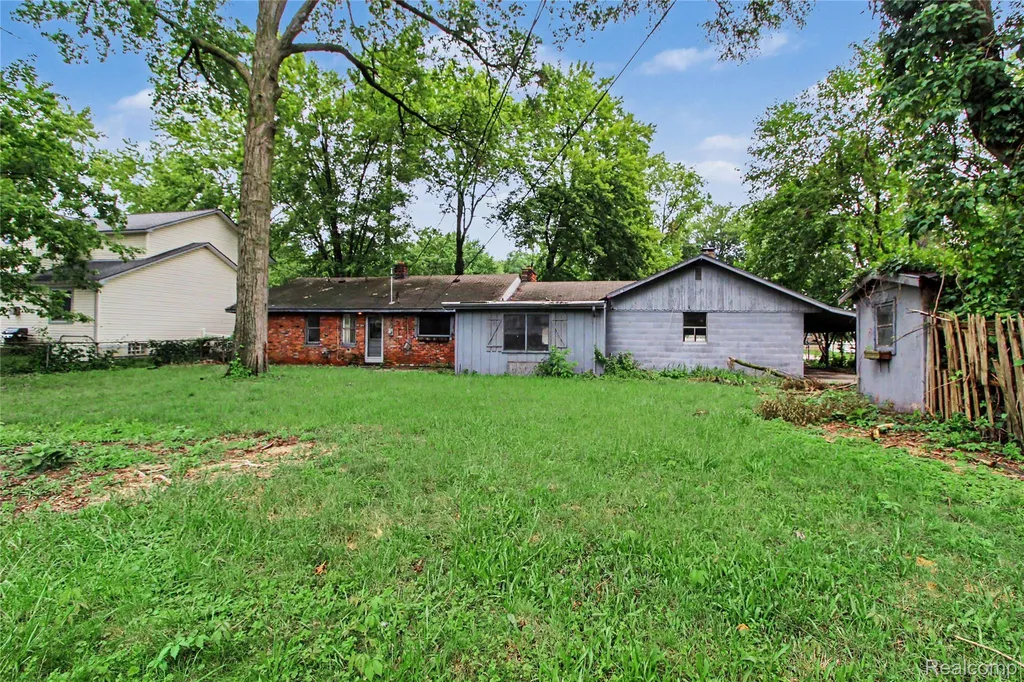 1809 N Walton Street Westland City MI 48185