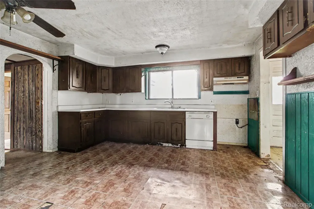 1809 N Walton Street Westland City MI 48185