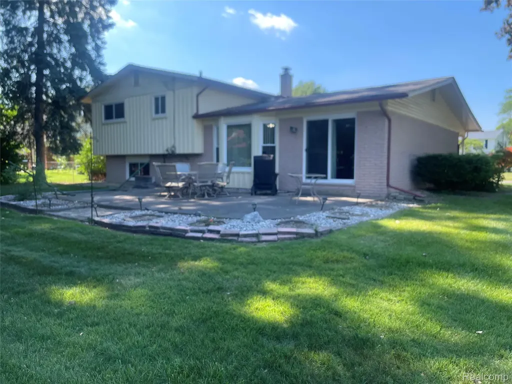 20961 Concord Street Southfield City MI 48076