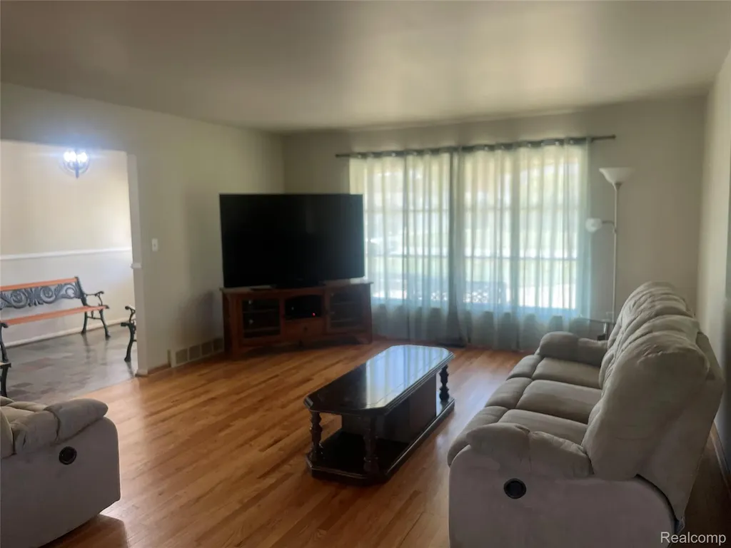 20961 Concord Street Southfield City MI 48076