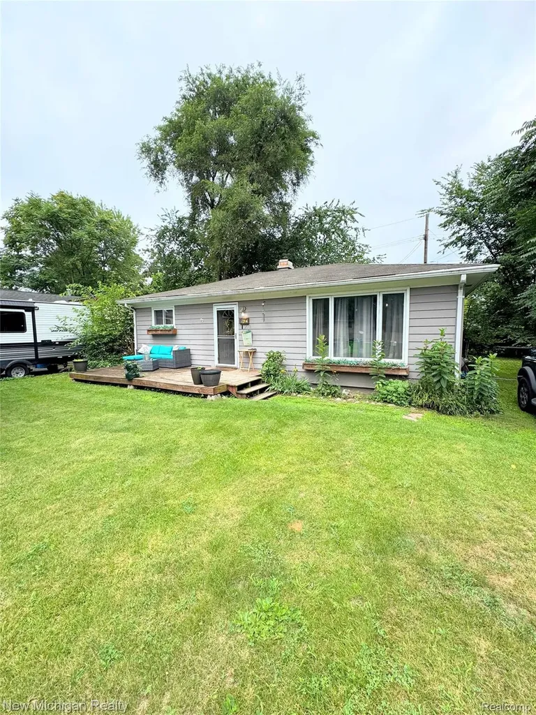 870 Farnsworth Road White Lake Charter Township MI 48386