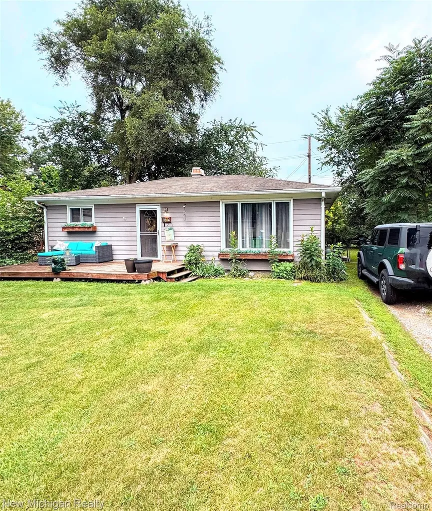 870 Farnsworth Road White Lake Charter Township MI 48386