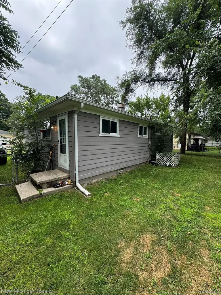 870 Farnsworth Road White Lake Charter Township MI 48386