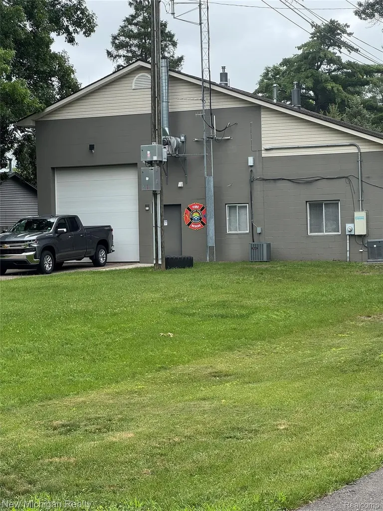 870 Farnsworth Road White Lake Charter Township MI 48386