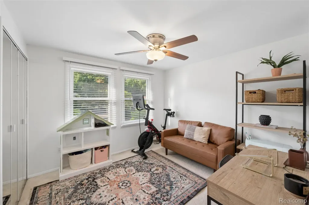 33143 Oak Hollow Street Farmington Hills City MI 48334