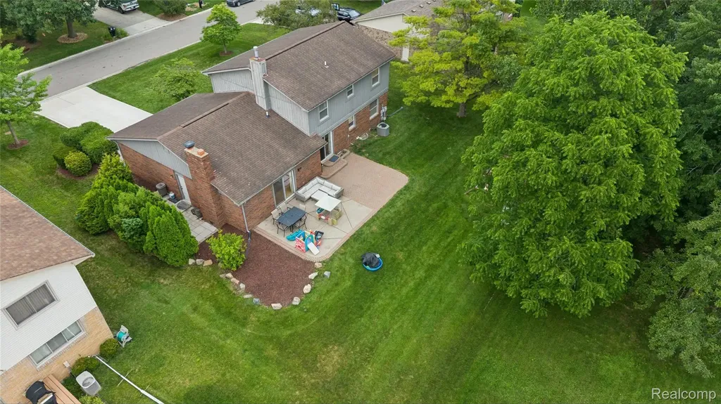33143 Oak Hollow Street Farmington Hills City MI 48334