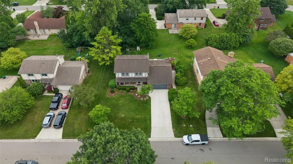 33143 Oak Hollow Street Farmington Hills City MI 48334